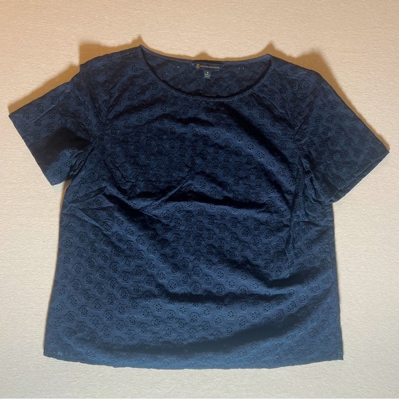 Brooks Brothers 100% Cotton Eyelet Lace Navy Blue Cropped Short Sleeve Top, Sz 6 - Picture 1 of 7